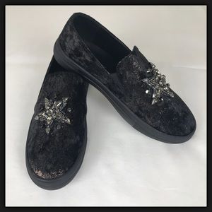 NIB Olivia Miller Velvet slip on sneakers Sz 7